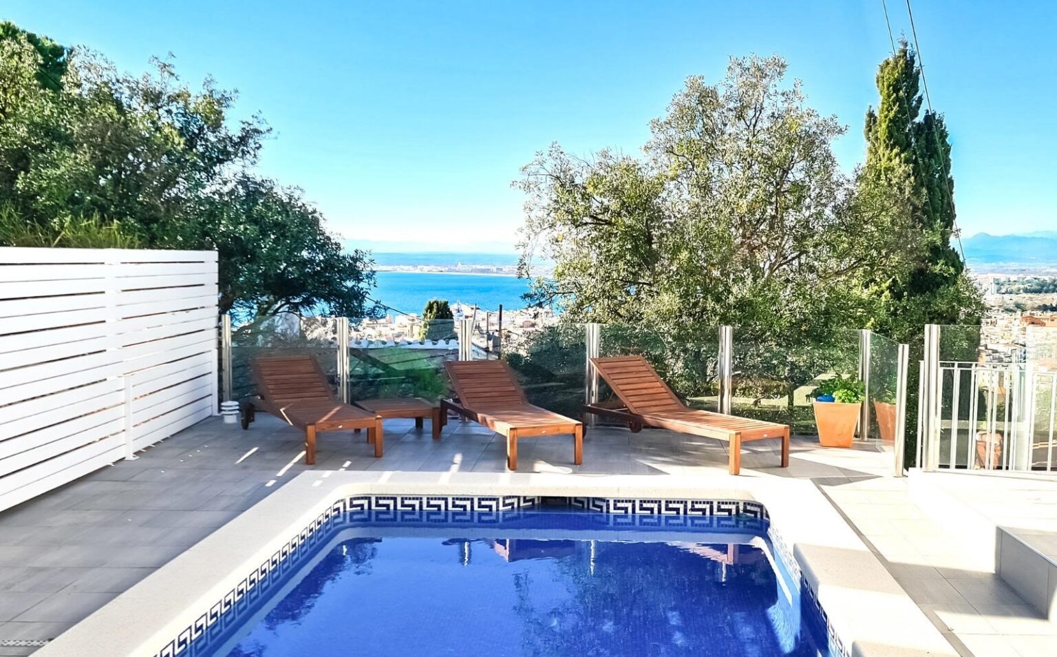 Location villa de vacances avec piscine sur Roses en Espagne (Gérone).
